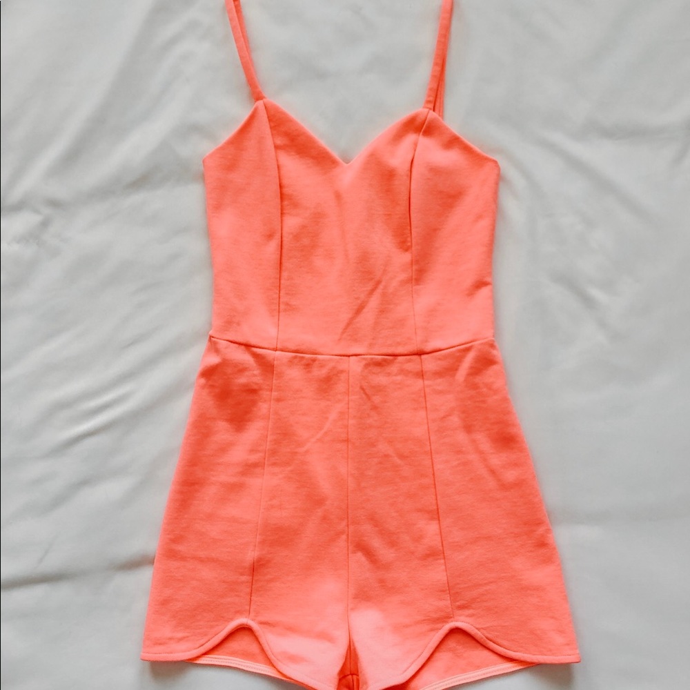 Fashion Nova Fitted Scalloped Romper XS NWOT
